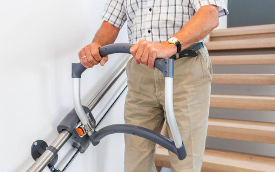 AssiStep : un monte-escalier innovant pour retrouver de la mobilité